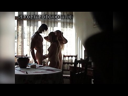 ❤️ Seksvriende nooi 'n reuse man en 'n drietal saam met hom ️ Sluts by ons ☑