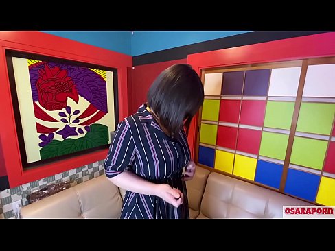 ❤️ Japanese cutie met groot tiete masturbeer met seksspeelgoed en kry 'n orgasme. Sy praat in 'n onderhoud oor haar fokken ervaring. Groot tiete en harige poes wat hard kreun. Osakaporn ️ Sluts by ons ☑